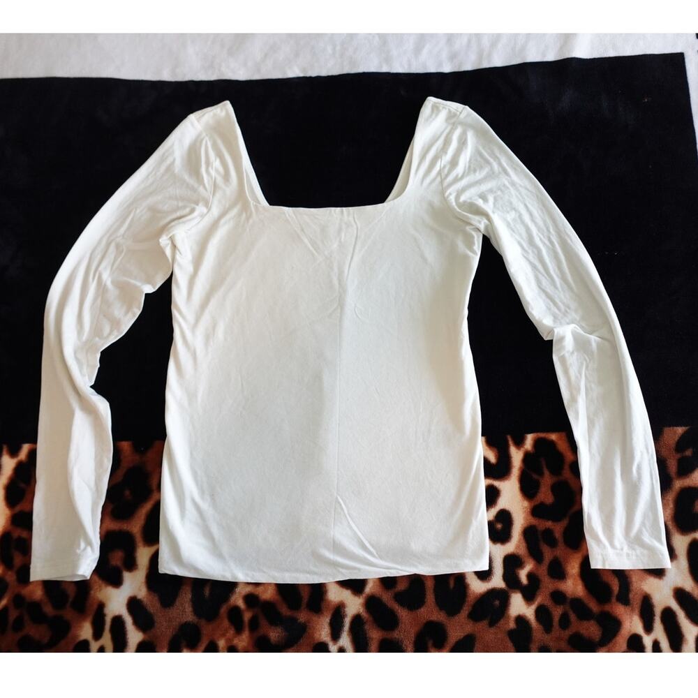 Banana Republic white long sleeve tight fit top size Medium